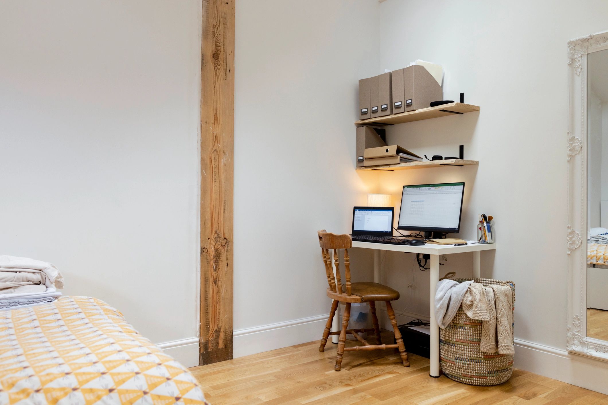 Home office and Wi-Fi setup environment for networking service
